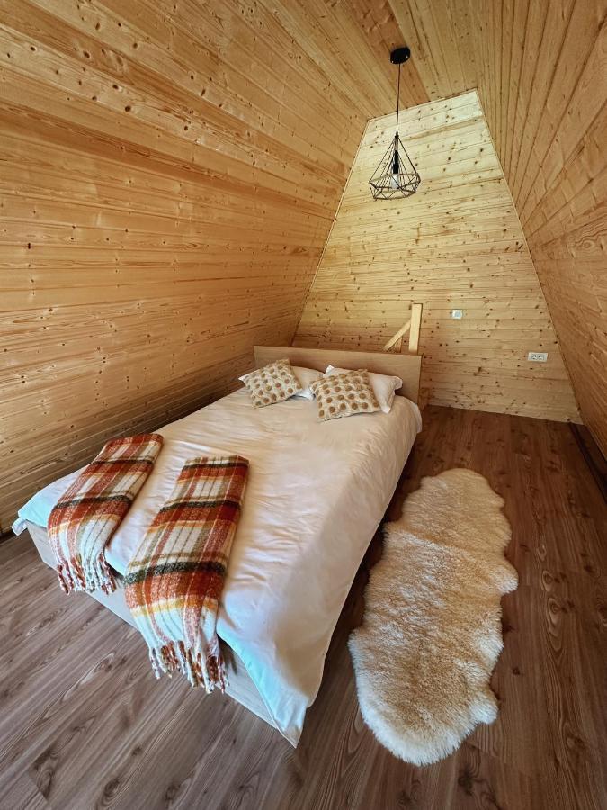 Hotel The Frog Glamping Horezu Exterior foto
