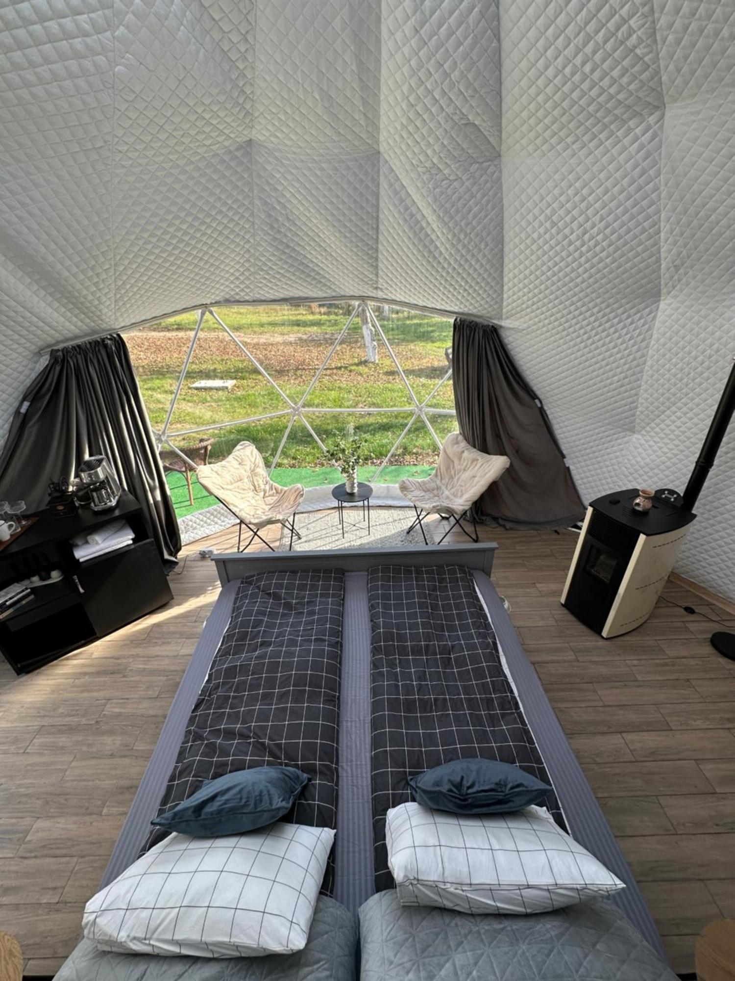 Hotel The Frog Glamping Horezu Exterior foto