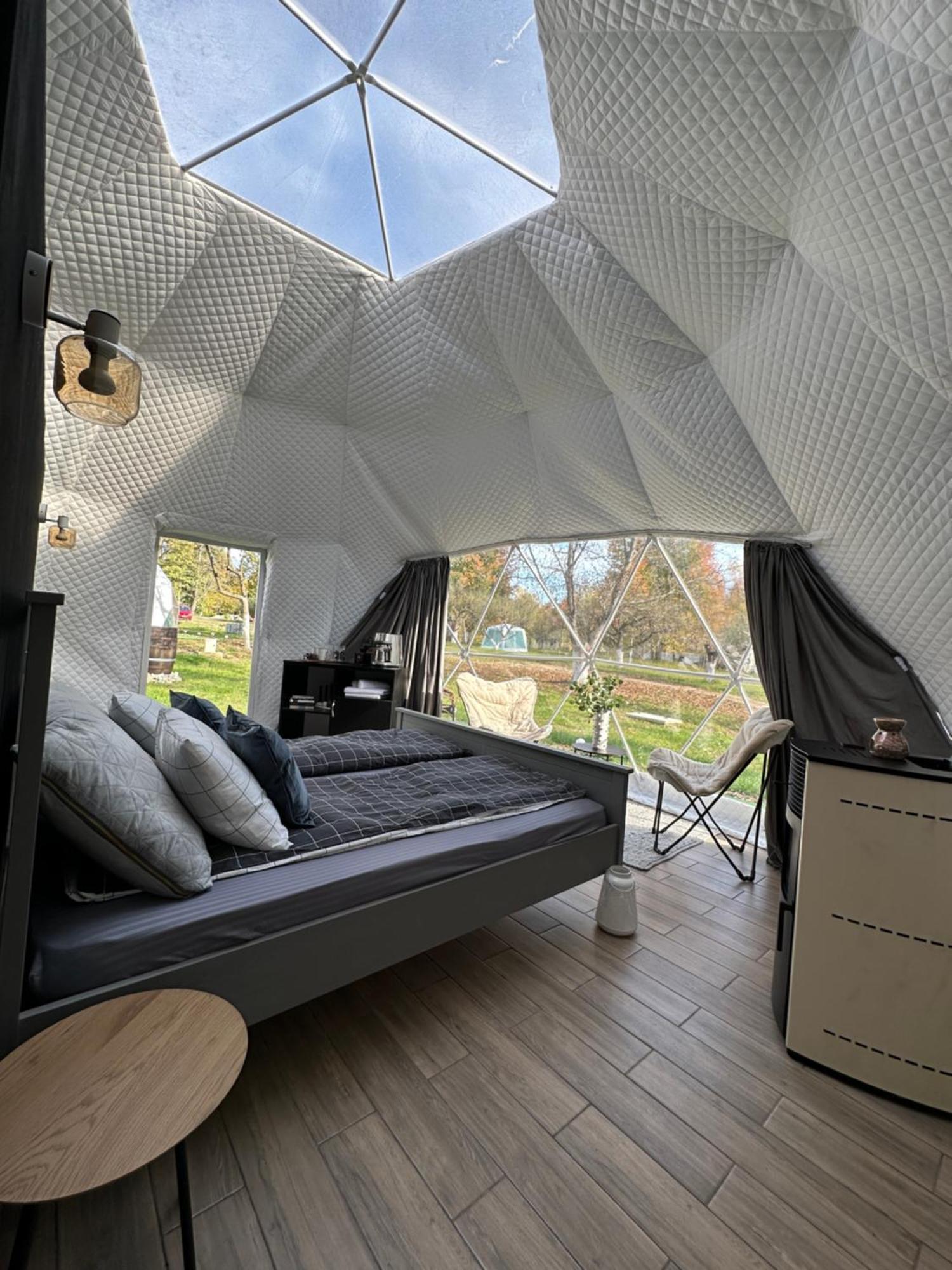 Hotel The Frog Glamping Horezu Exterior foto