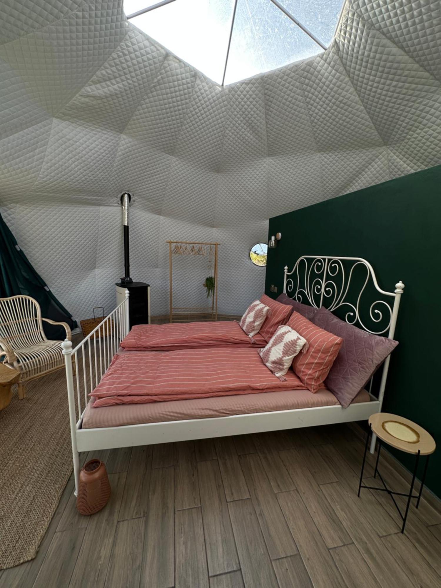 Hotel The Frog Glamping Horezu Exterior foto