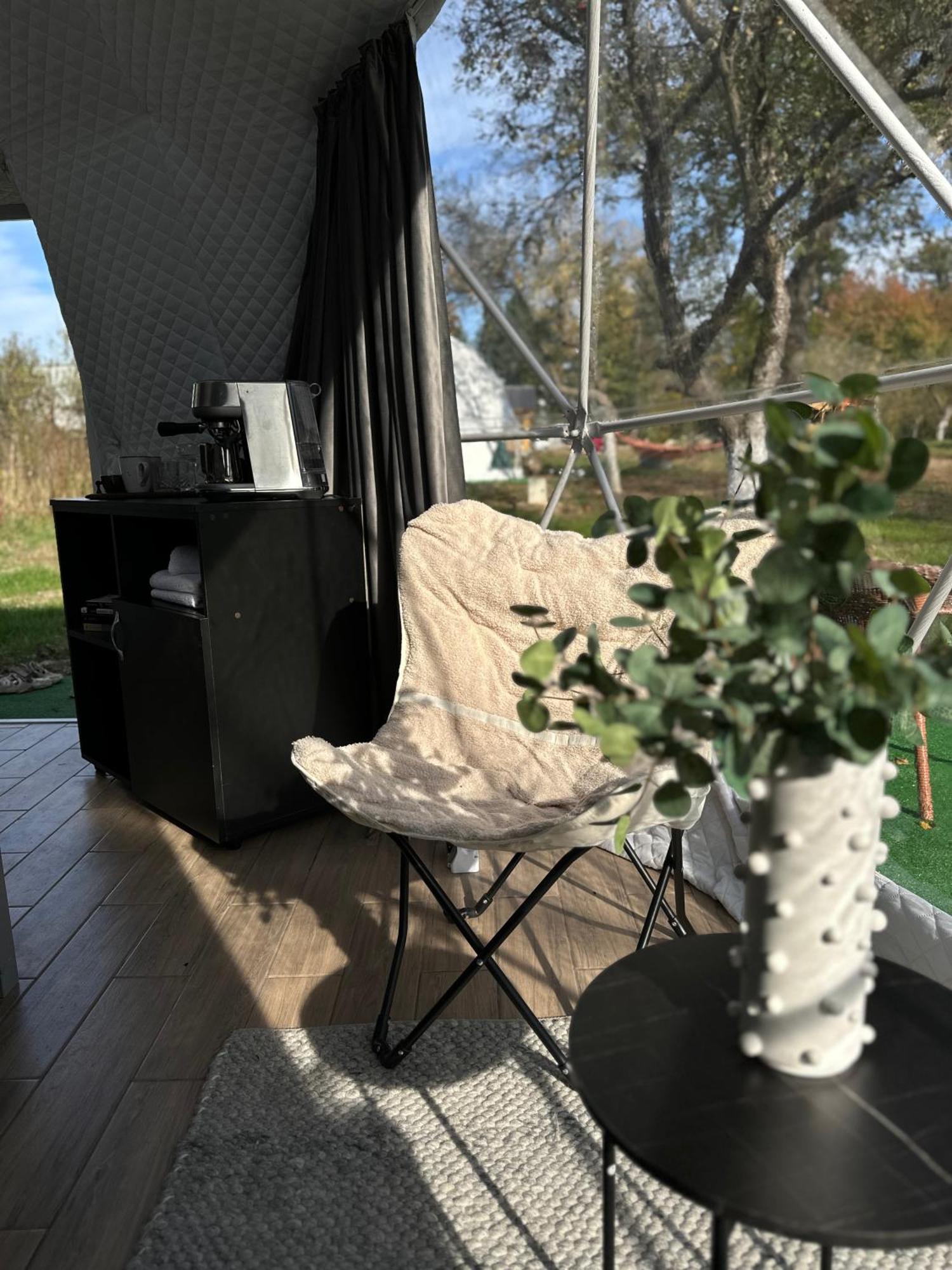 Hotel The Frog Glamping Horezu Exterior foto
