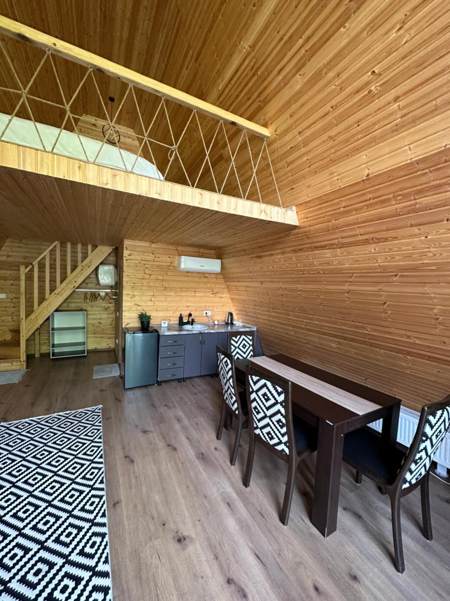 Hotel The Frog Glamping Horezu Exterior foto