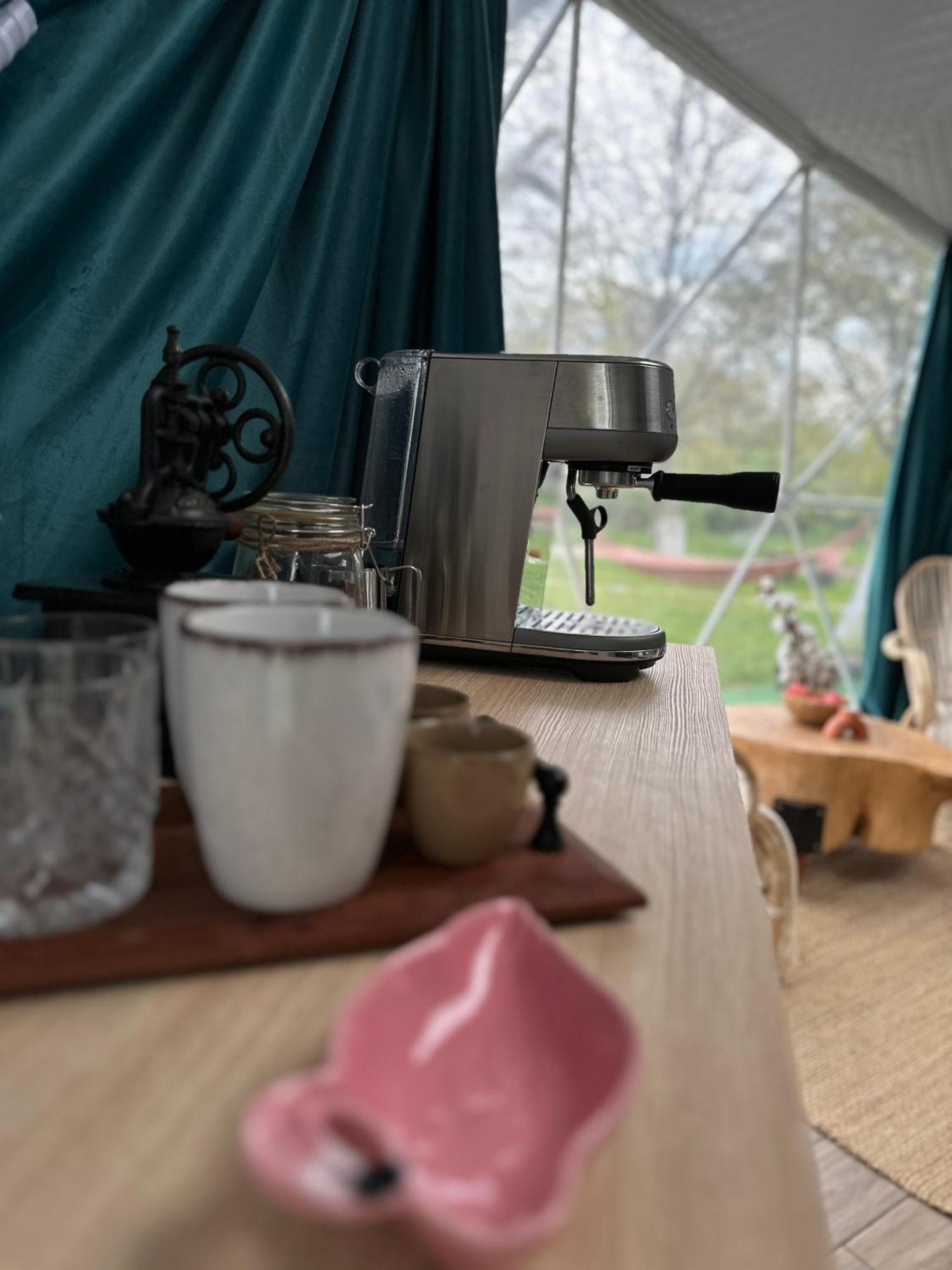 Hotel The Frog Glamping Horezu Exterior foto
