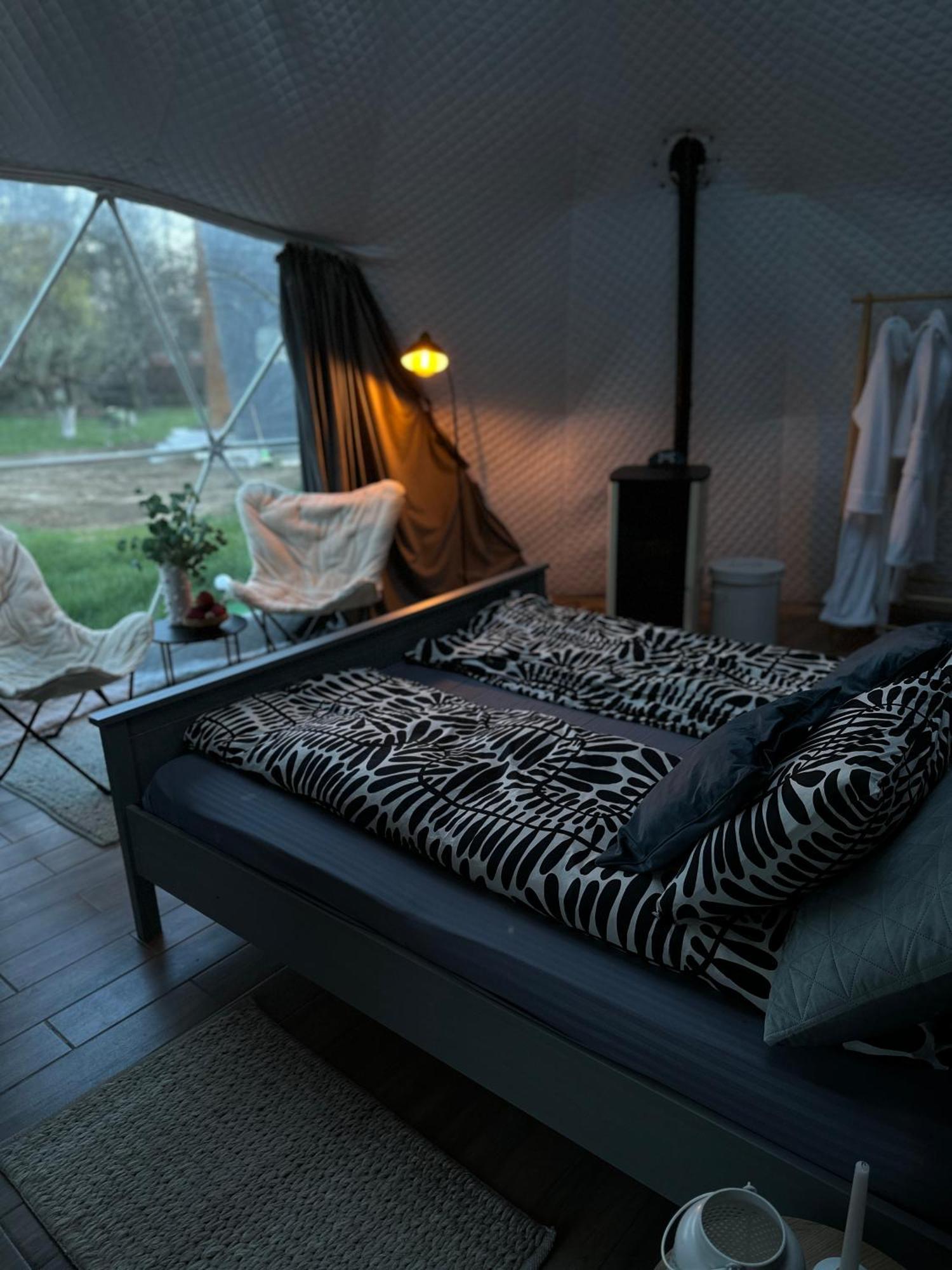 Hotel The Frog Glamping Horezu Exterior foto